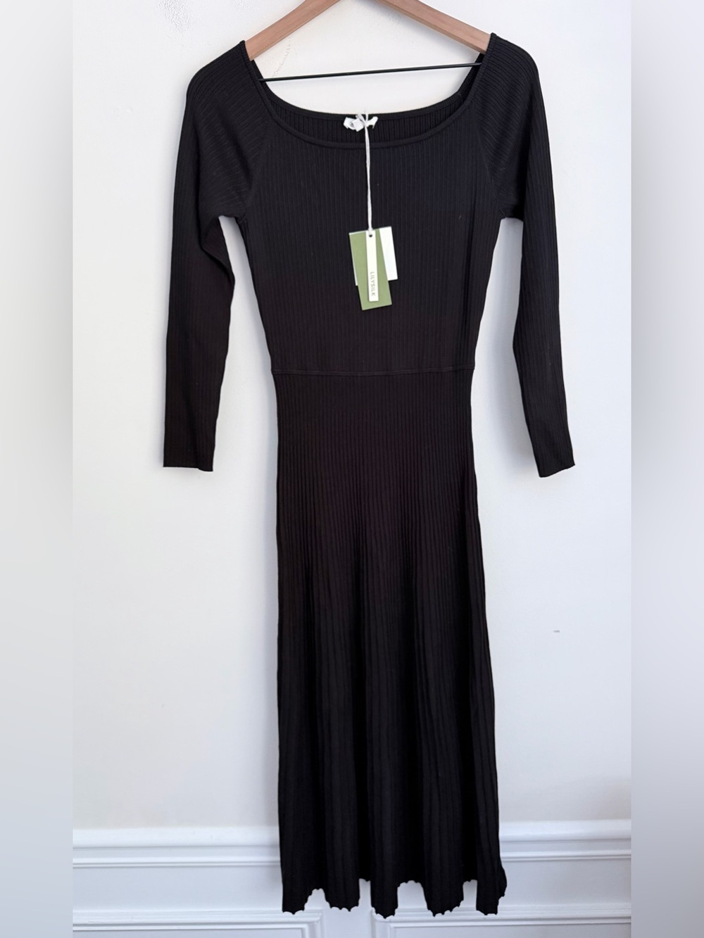LilySilk Vivi Knit Dress in Black silk blend ribbed M - Picture 2 of 7